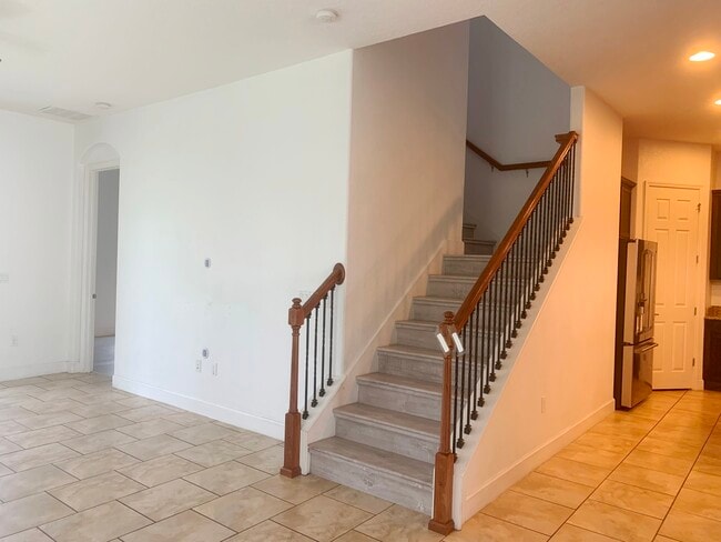 Building Photo - 2812 Plymouth PIace