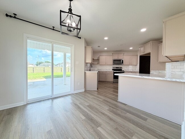 Building Photo - 107 Cavalier Dr