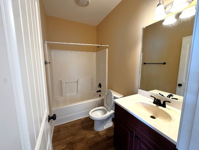 Building Photo - 10 E Grady St