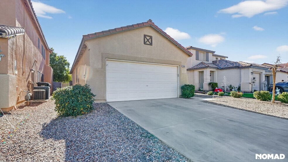 Building Photo - 1903 Giant Pine Ave