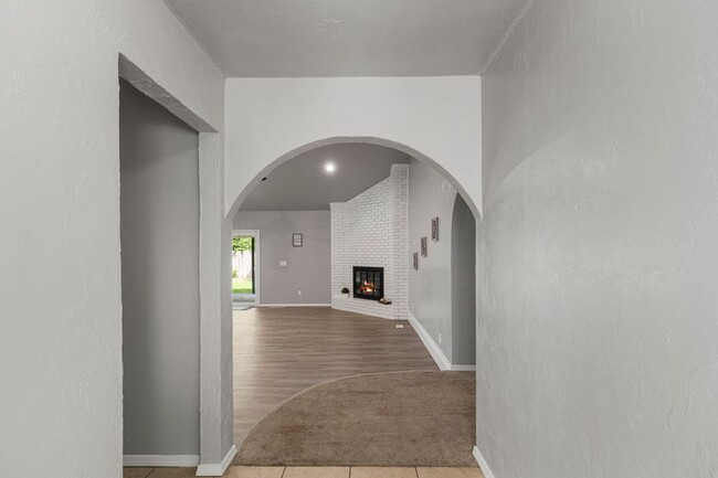 Building Photo - Beautiful 3 bed 2.5 bath home available fo...