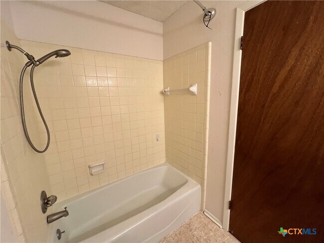 Building Photo - 801 Timber Dr