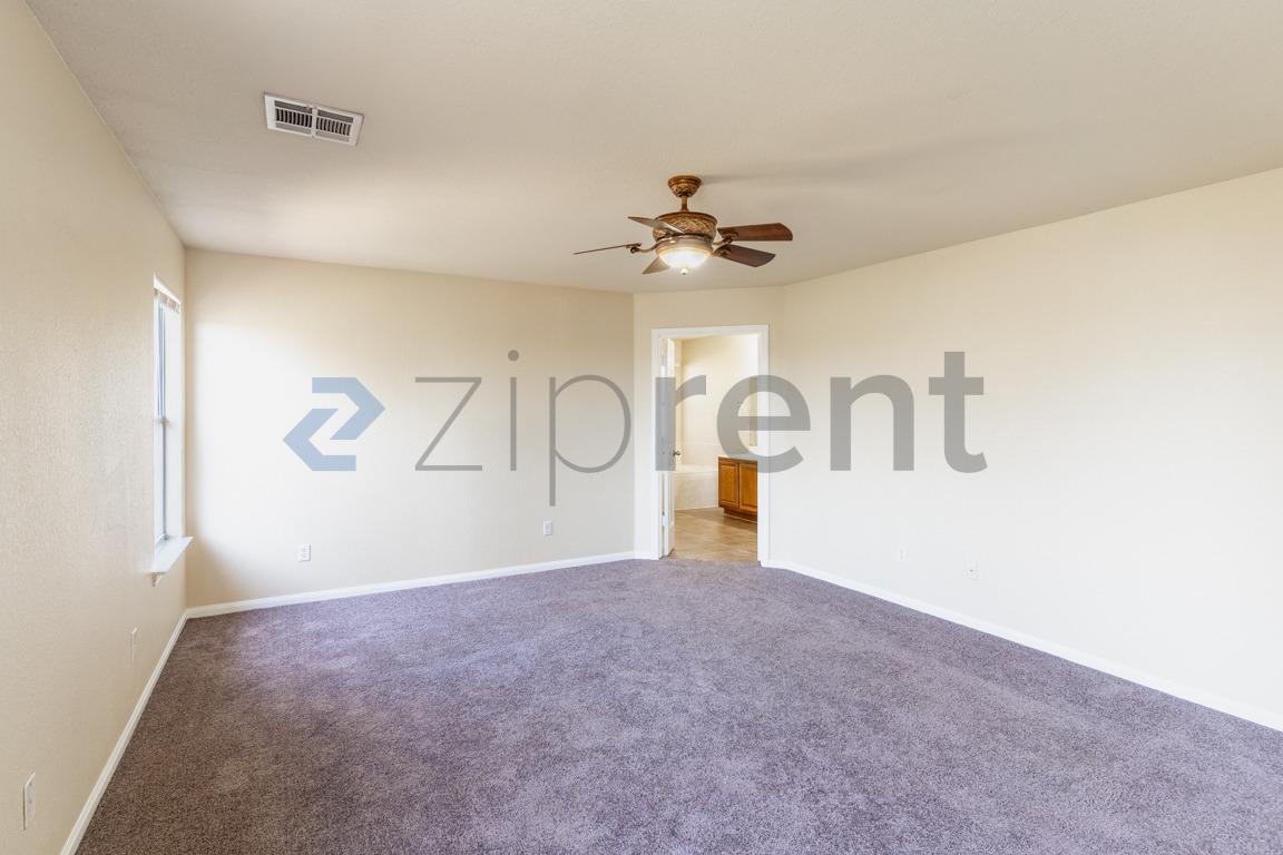 Building Photo - 498 Crossland Dr