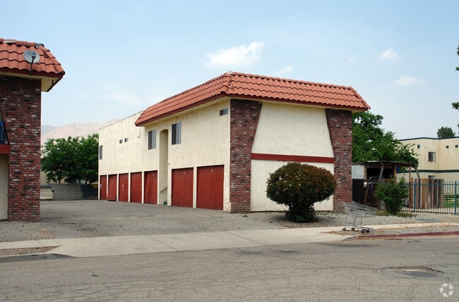 Building Photo - 375 Santo Dr