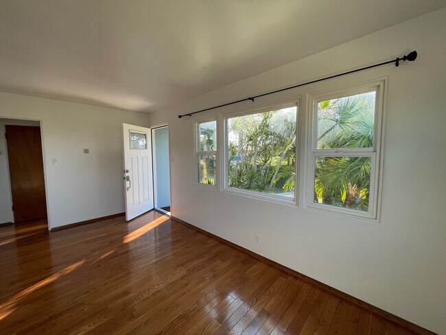 Building Photo - 302 Whaley St