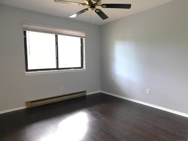 Building Photo - 173 Kennedy Dr