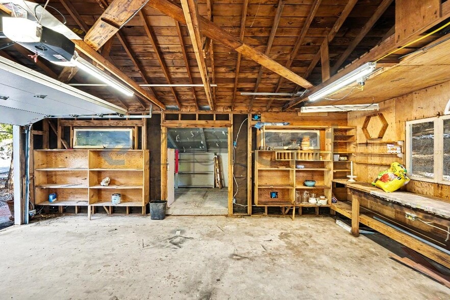 Building Photo - Unit
