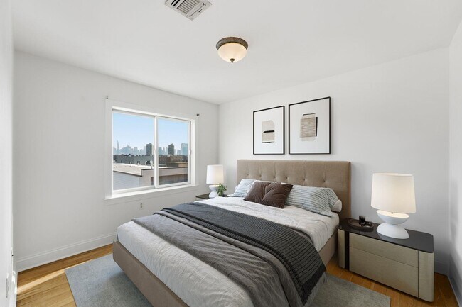 Building Photo - 5509 Madison St