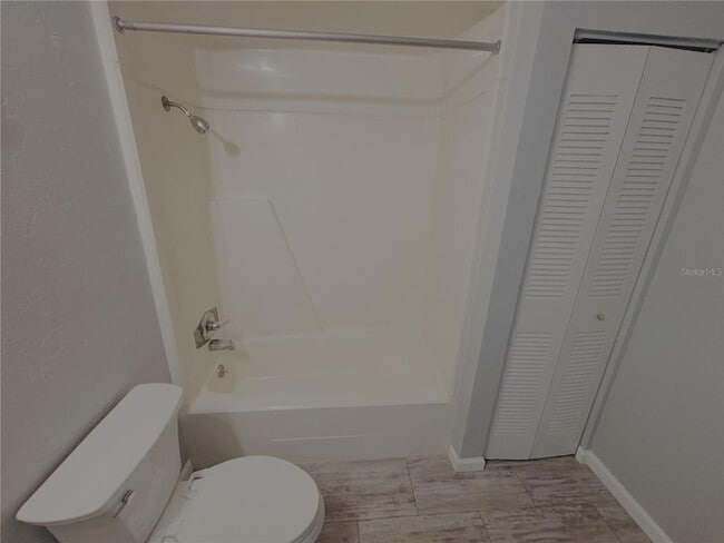 Building Photo - 6519 W Newberry Rd