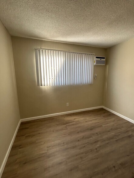 Building Photo - 1164 W Duarte Rd