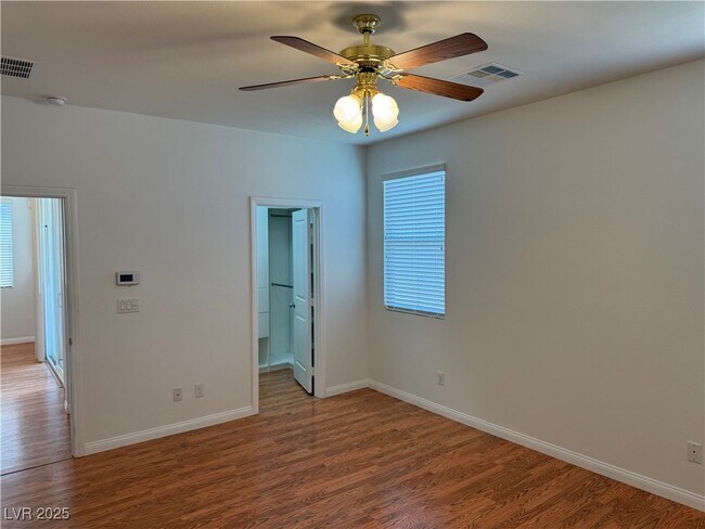 Building Photo - 946 Monte Etna Ave