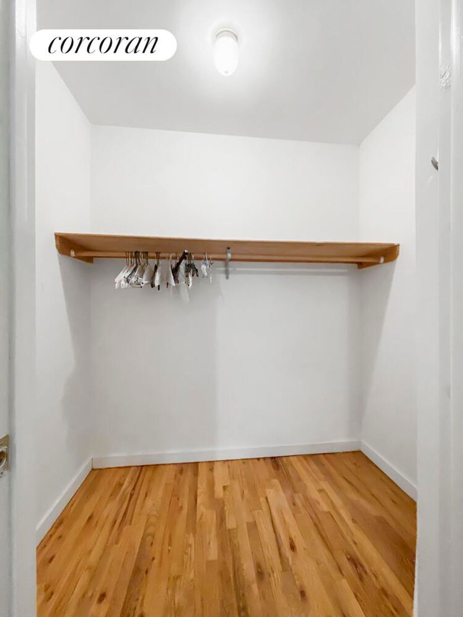 Building Photo - 315 W 116th St