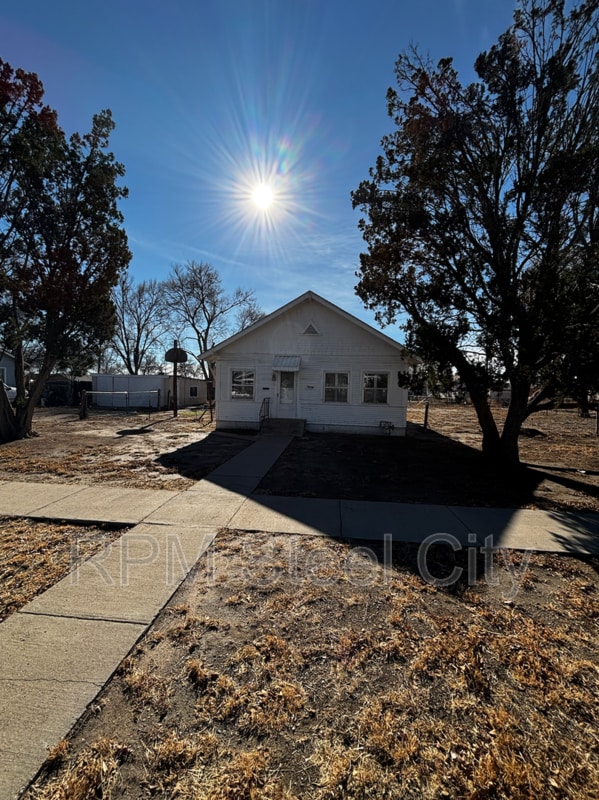 Building Photo - 1938 E 6th St