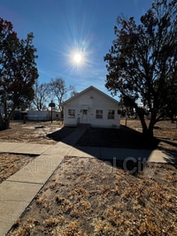 Building Photo - 1938 E 6th St