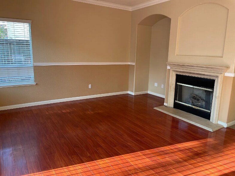 Building Photo - 9649 Anton Oaks Way