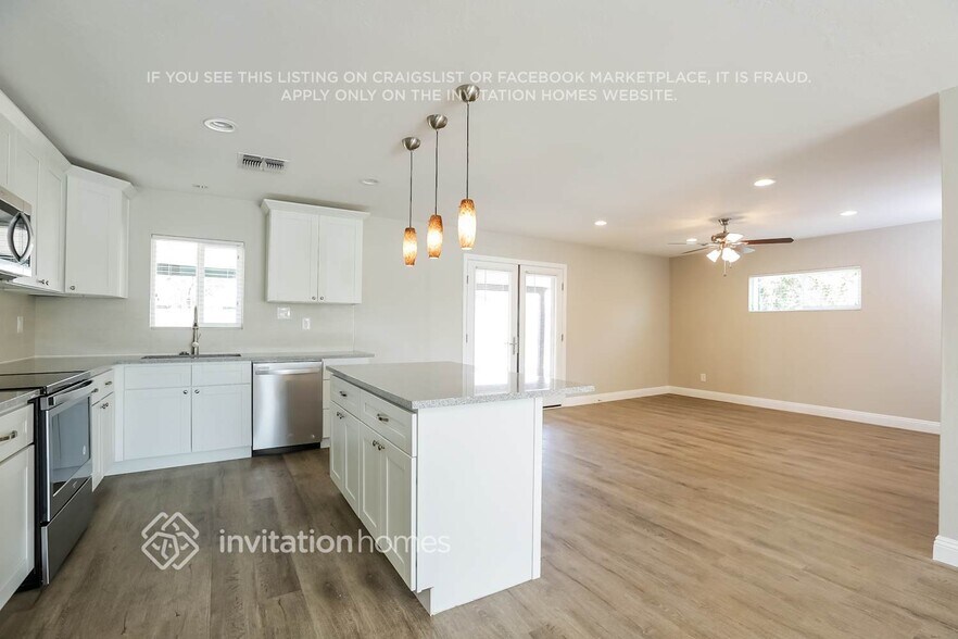 Building Photo - 934 E Loma Vista Dr