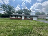 Building Photo - 440 W Wenger Rd