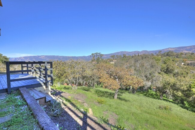 Building Photo - Peaceful Hope Ranch Living
