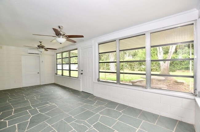 Building Photo - 505 Coconut Ave E