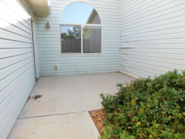 Building Photo - Home in Cottonwood Sub-Division