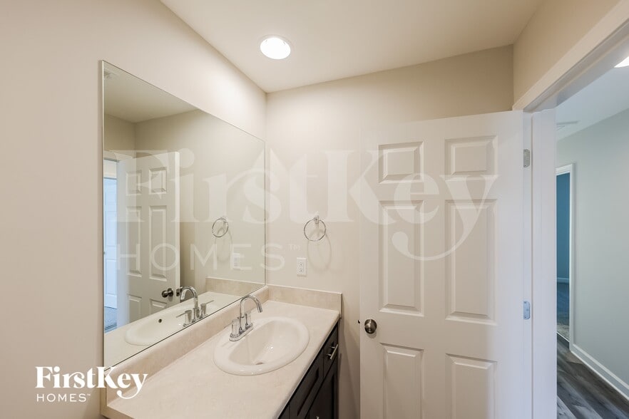 Building Photo - 6017 73rd E Pl