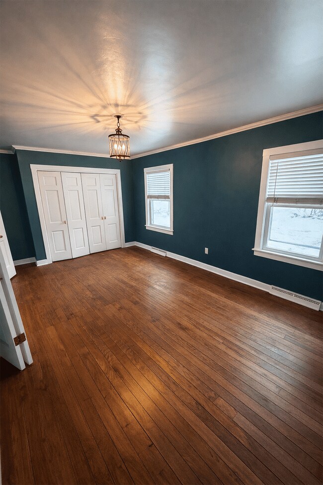 Building Photo - 4933 N Parma Rd