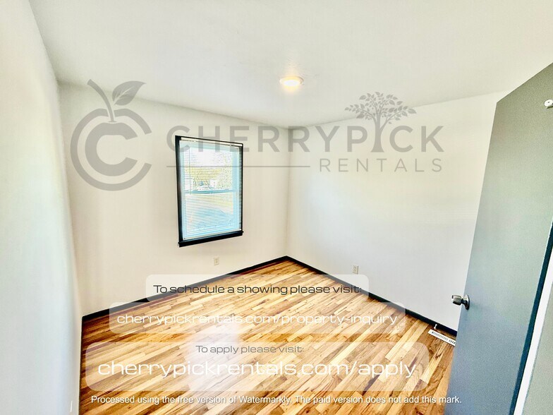 Building Photo - 7201 S 22nd St