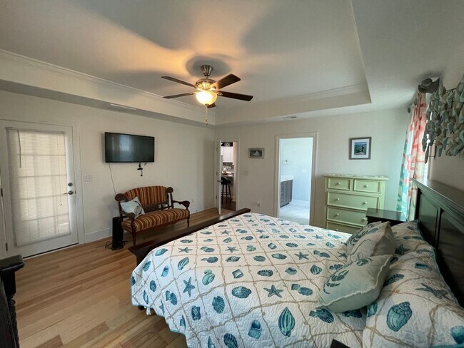 Building Photo - Unfurnished 3 Bedroom 3 Bathroom House with Home Office In Calabash