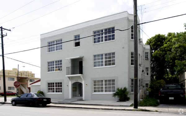 Building Photo - 1400 at Marlins