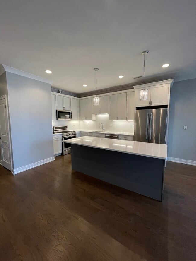 Building Photo - 2036 W 18th St