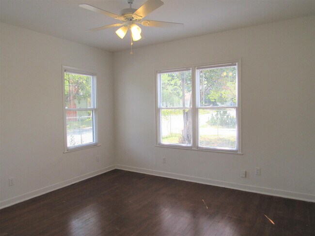 Building Photo - HIGHLAND PARK 3-BEDROOM