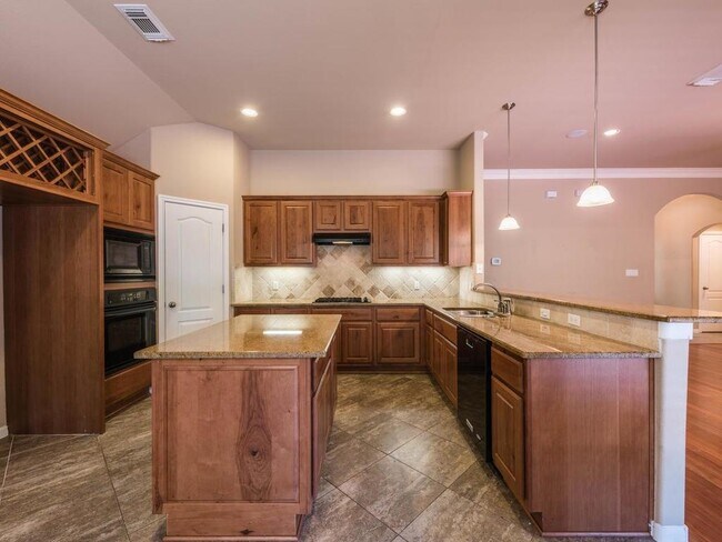 Building Photo - 1007 Savanna Ln