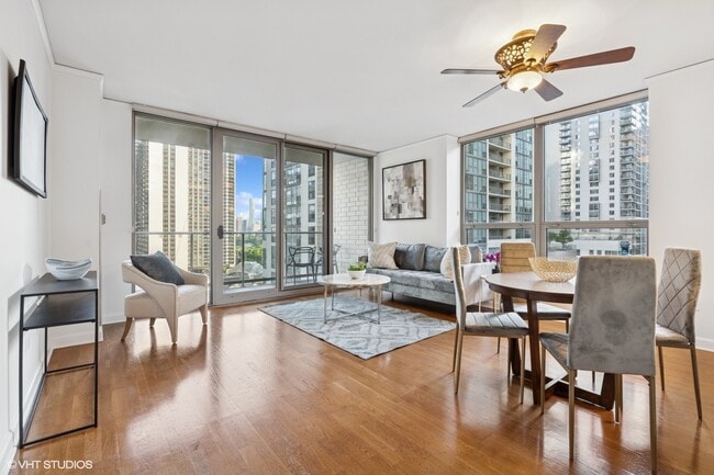 Building Photo - 420 E Waterside Dr