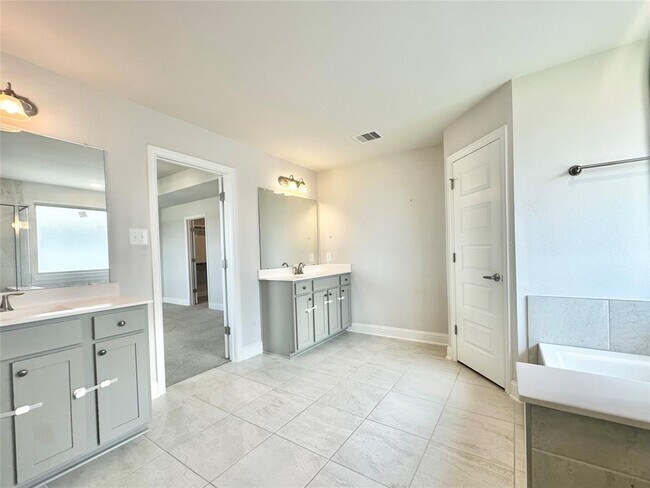 Building Photo - 452 Long Beach Bay Dr