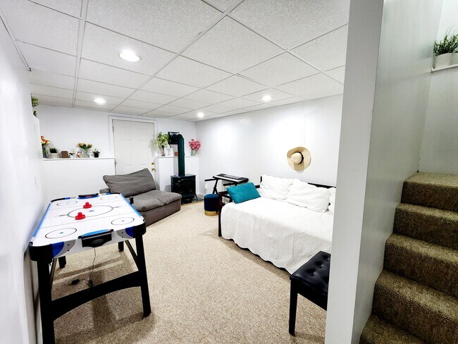 Building Photo - 25 Summit Cir