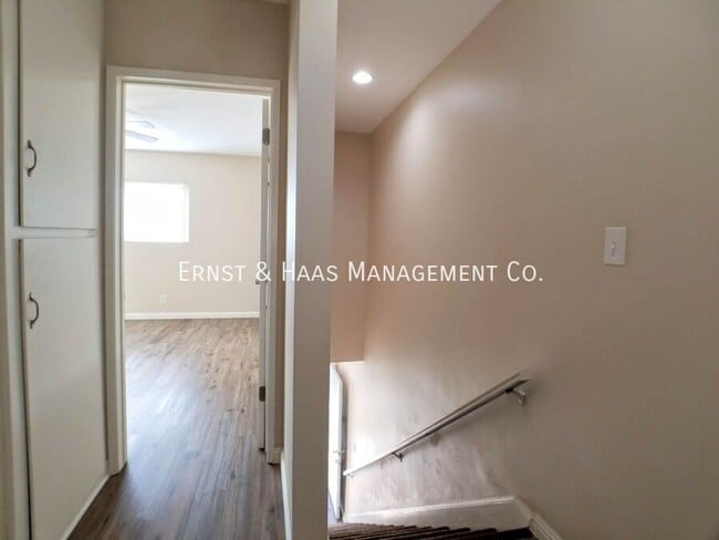 Building Photo - 77 E Mountain View St