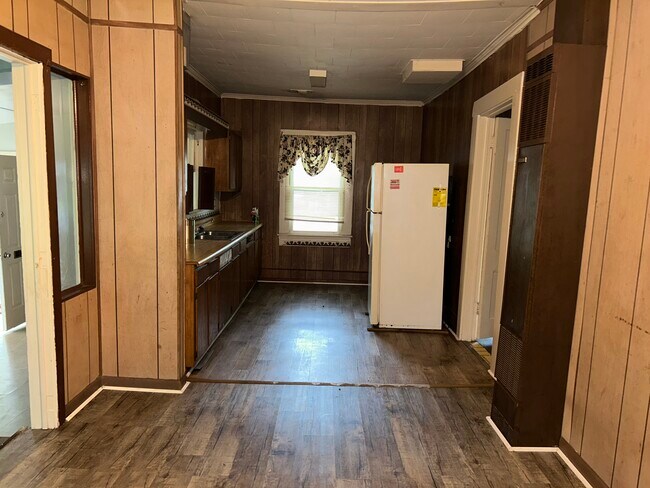 Building Photo - 416 N Tillman St