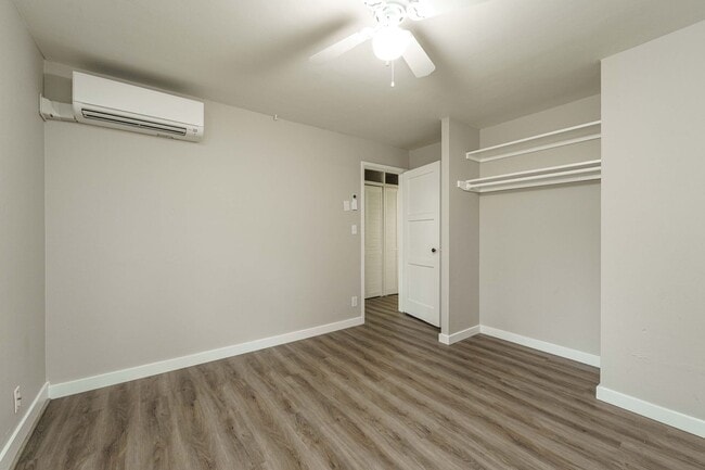 Building Photo - Krug 1201-1203