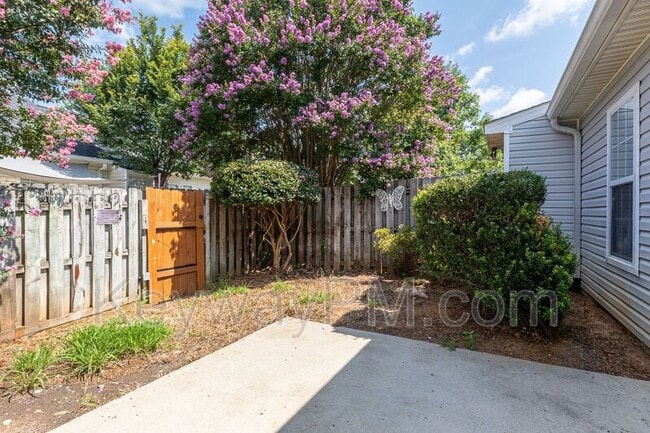 Building Photo - 710 Faircloth Ct