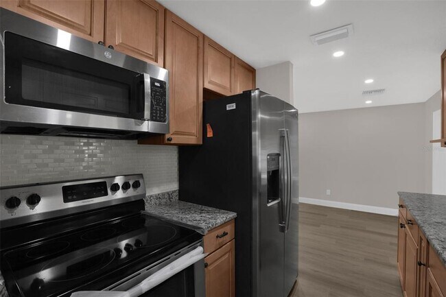 Building Photo - 518 Lavon Dr