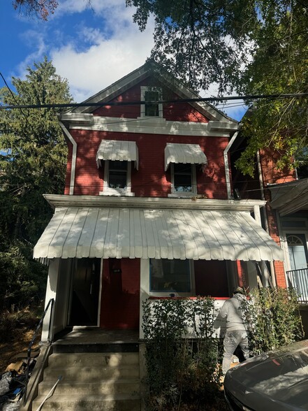 Welcome to 1315 LaBelle Street, a delightful 3-bedroom, 1-bathroom home - 1315 Labelle Ave