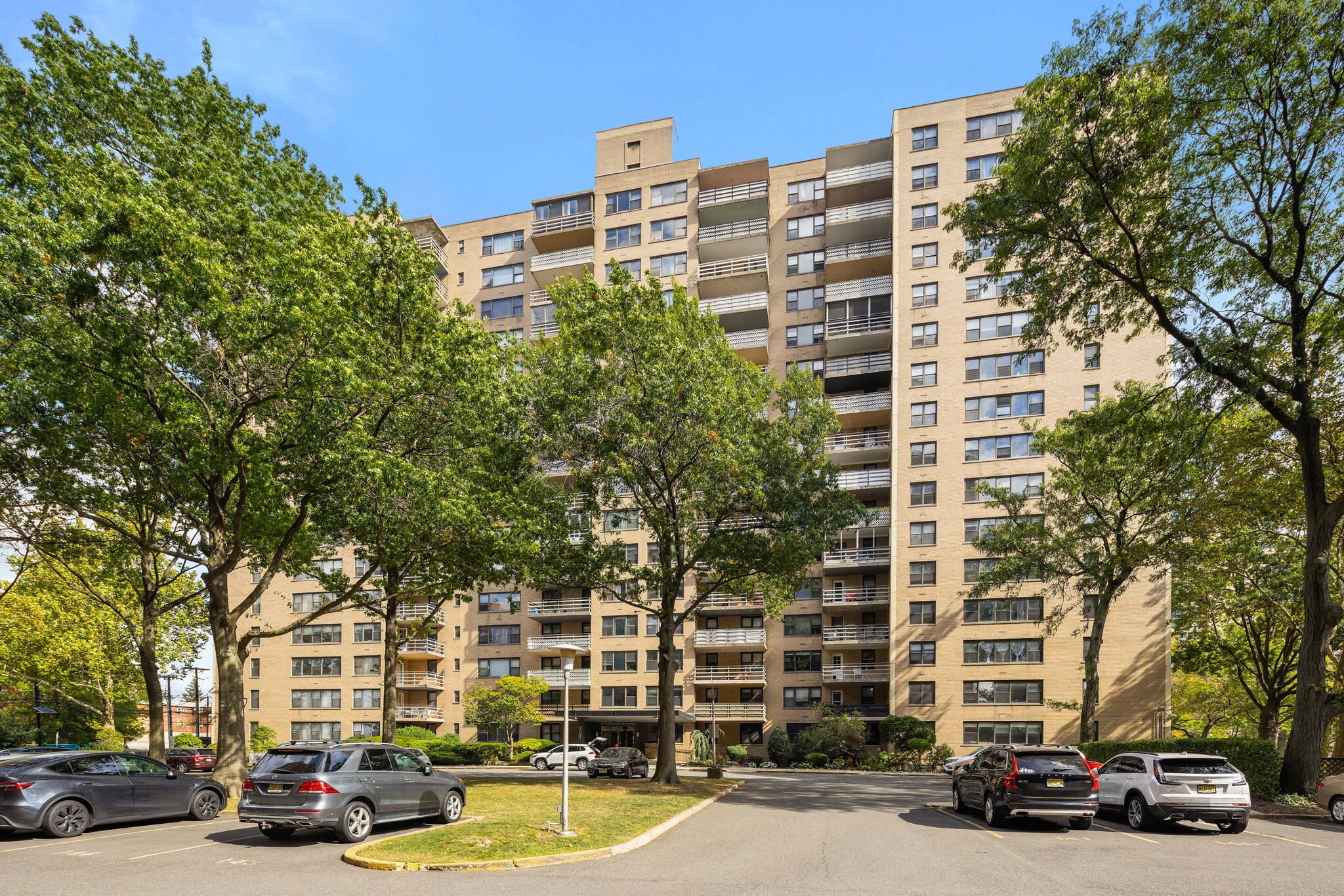 Building Photo - 201 Saint Pauls Ave
