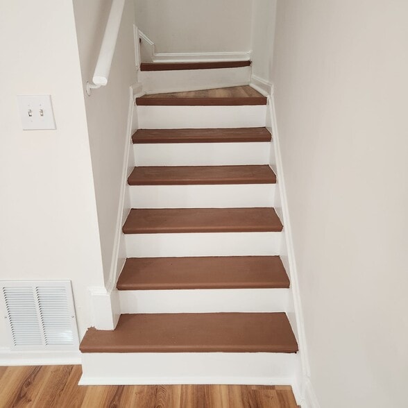 Building Photo - 30 Welbeck Ct