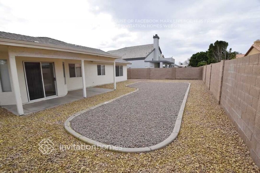 Building Photo - 6928 E Madero Ave