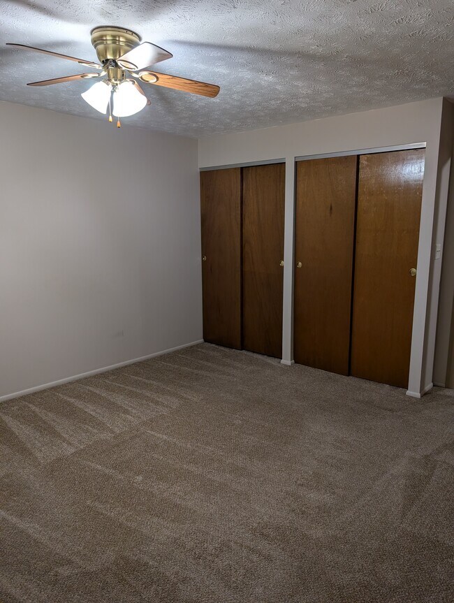 Building Photo - 549 Poplar Dr