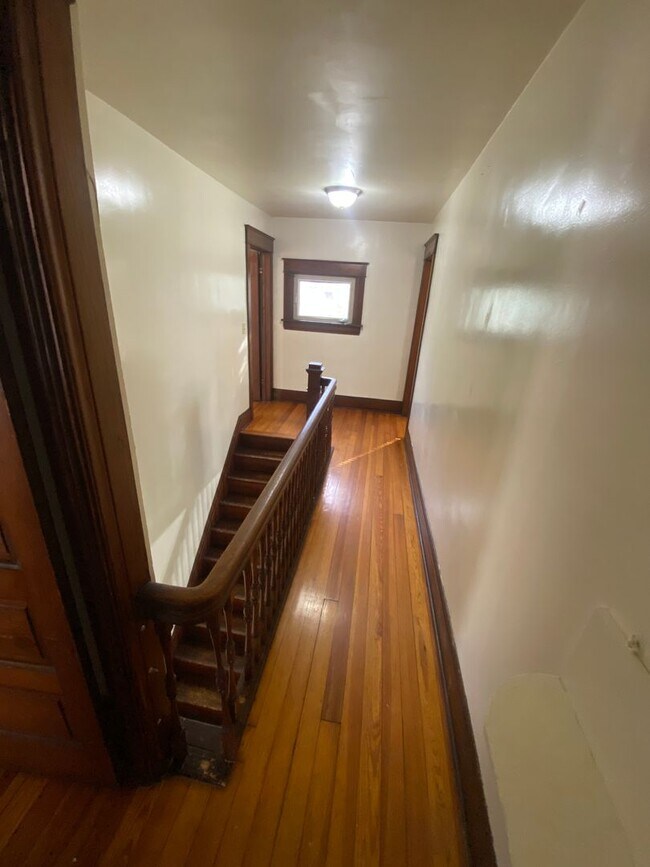 Building Photo - Charming 4-Bedroom Historic Home Near Down...