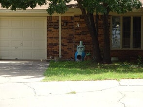 Building Photo - 7714 Albany Ave