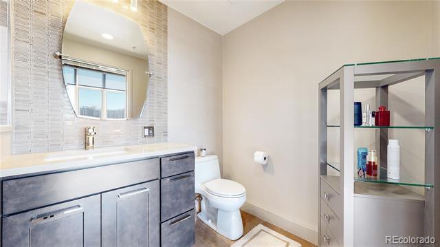 Building Photo - 2000 Little Raven St