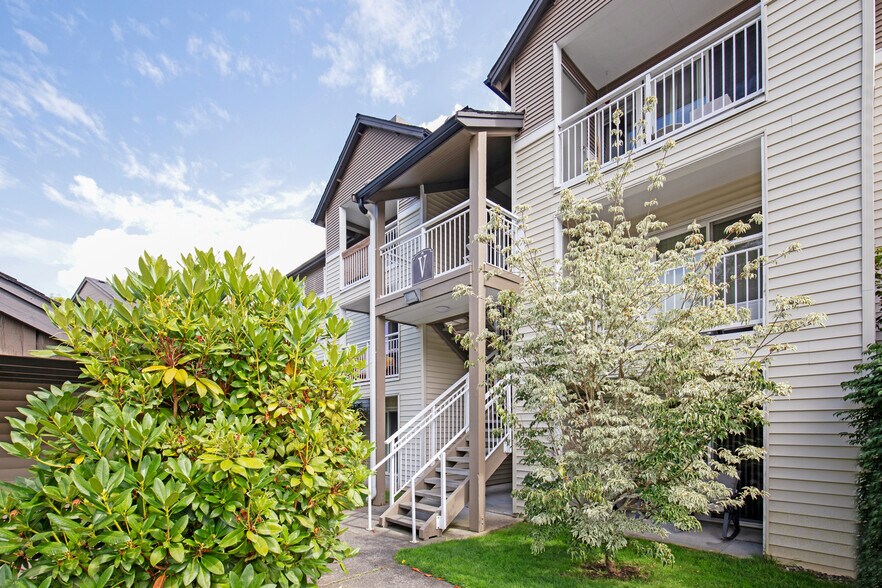 Building Photo - 12300 Harbour Pointe Blvd