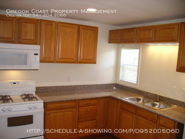 Building Photo - 3415 N Highway 101 Apt 3-Unit 3